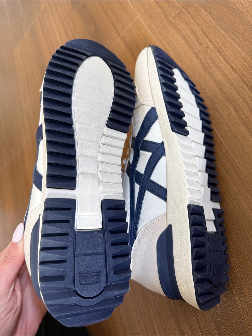 Onitsuka Tiger by Asics Men’s Cream & Navy Retro Sneaker - Picture 8 of 10